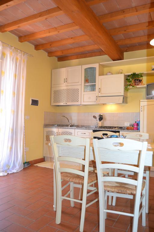 Agriturismo Beveraggio Appartamenti Marina di Grosseto Rum bild